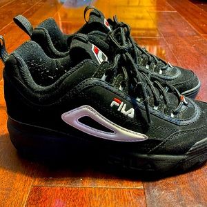 Black and white filas